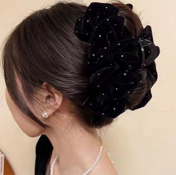 ヘアクリップ ベルベット 韓国 バンスクリップ 髪留め ストーン ブラック 新品未使用