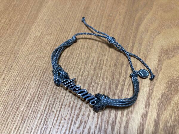 【新品未使用】Pura Vida グレーブレスレット