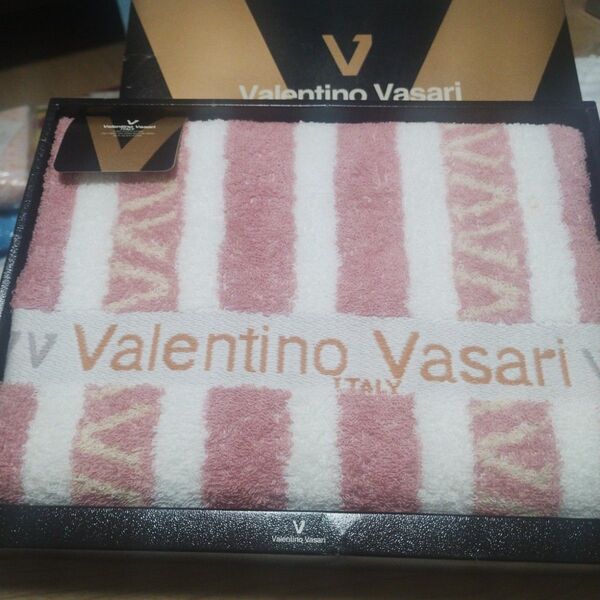 Valentino Vasari バスタオル