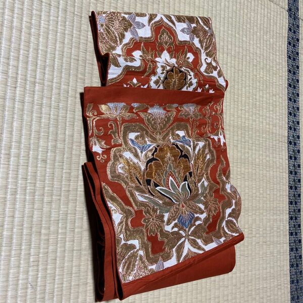 袋帯 金糸銀糸 唐草模様 正絹 朱色