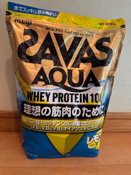 51明治 ザバス SAVAS アクア ホエイプロテイン100 レモン風味 800g プロテイン ダイエット 理想の筋肉 安い