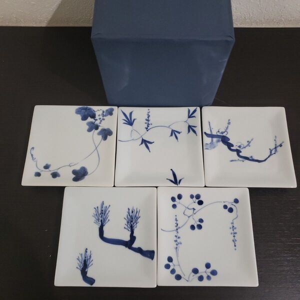 未使用品 有田焼 祥 青い花柄の手描き皿 5枚セット 銘々皿 小皿 角皿