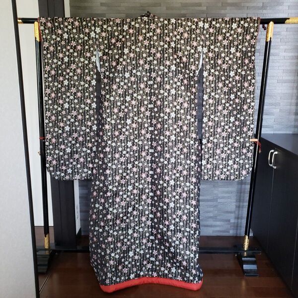 未使用品 色打掛 お引きずり 黒地に桜模様の着物 婚礼衣装