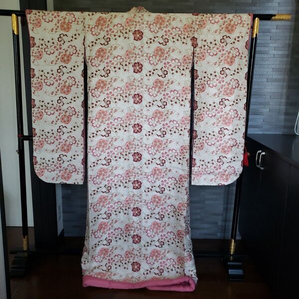 色打掛 花柄刺繍 婚礼