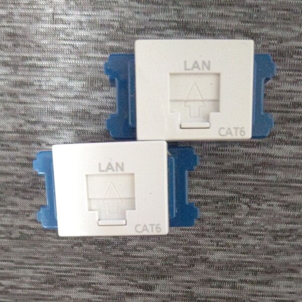 NR3170W 2個セット Panasonic 情報モジュラジャック 埋込型CAT6