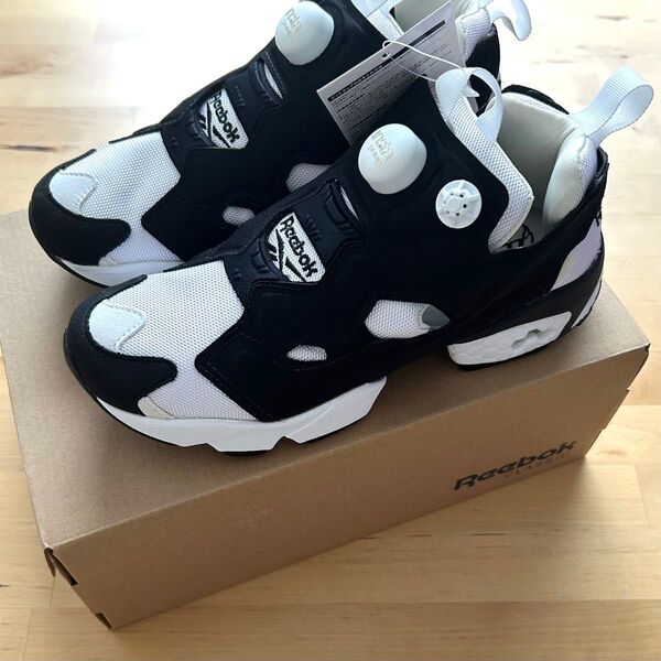 リーボッククラシック Reebok INSTAPUMP FURY OG スニーカー23.5㎝
