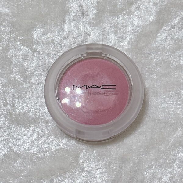 MAC グロー プレイ ブラッシュ トータリーシンクト おもちチーク コスメ