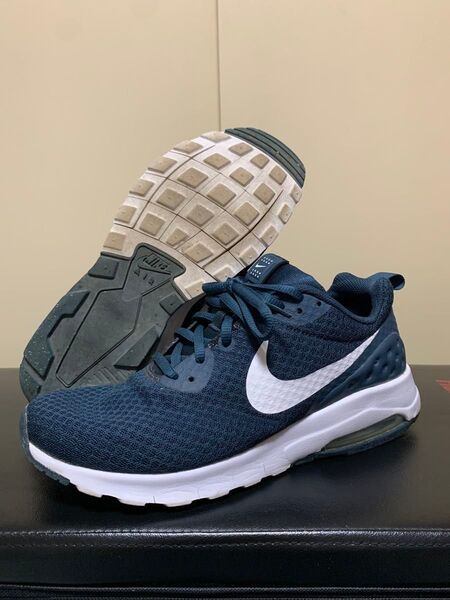 中古 NIKE エアマックスモーション 26cm スニーカー
