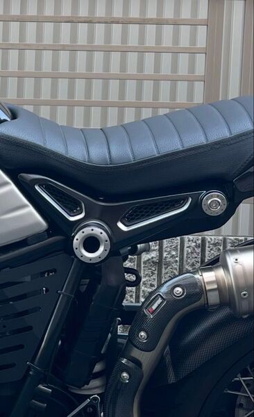 BMW RnineT シートホルダー