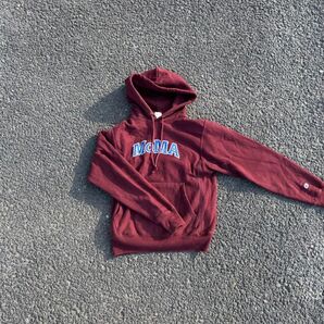 MoMA×Championパーカー