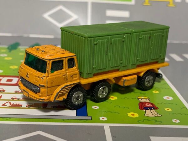 トミカ NO.90 三菱ふそう コンテナトラック 日本製