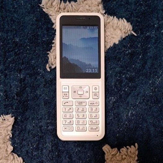 Simply ホワイト 701SI ガラケー