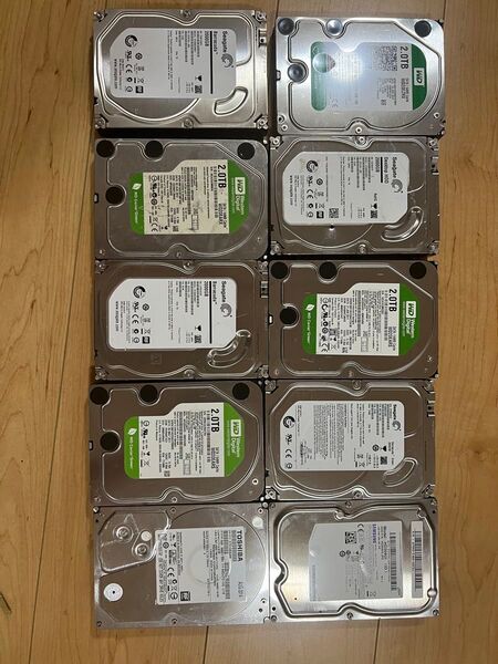 HDD、SATAインターフェース、3.5インチサイズでストレージ拡張に最適。-- 容量: 2TB(10個) HDD