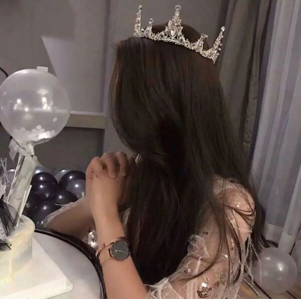 ティアラ 王冠 クラウン お姫様 結婚式 二次会 パーティー シルバー プリンセス キラキラ アクセサリー ピアス