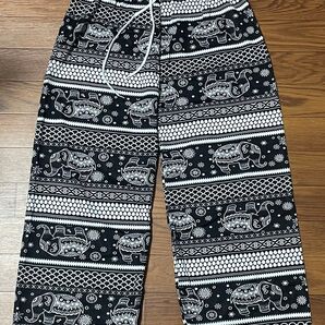 タイパンツ 装飾品を身に着けた象 ボーダー風 アジアン象柄タイパンツ【送料込み・匿名配送・ご購入後24時間以内に発送】