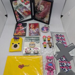hide 付箋 お守り ベアブリック 鏡 ジッパーマスコット サイコベア イエローハート