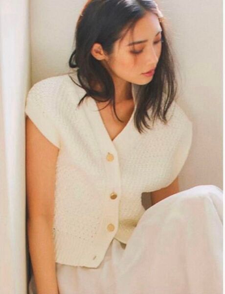 新品 FRAY I.D ノースリコットンニットジレ IVR フレイアイディー