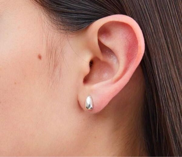 ソフィーブ・ハイ SOPHIE BUHAI タイニー エッグ スタッズ ピアス