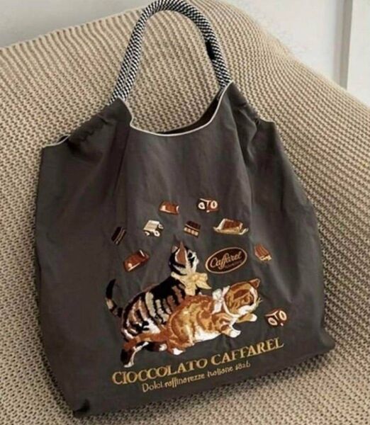 【再出品可】猫とチョコレートの刺繍バッグ トートバッグ エコバッグ ストラップ追加出来ます。
