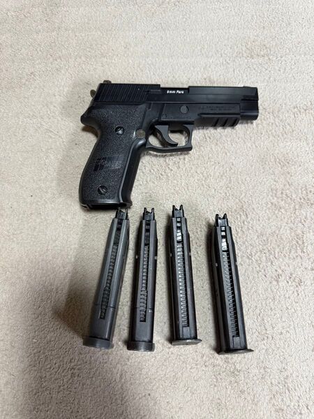 東京マルイ SIG SAUER P226 RAIL ガスガン マガジン4本
