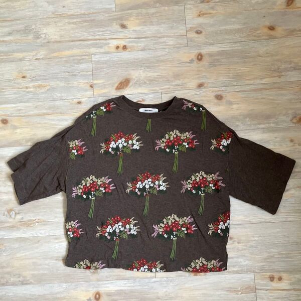 スーパーハッカ 花フラワー束刺繍 半袖Tシャツ 綿100% ブラウン