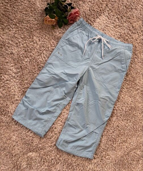 【美品】UNIQLOライトブルー 七分丈パンツ ウエストゴム Mサイズ シャカシャカパンツ ジム ヨガ トレーニング ウォーキング