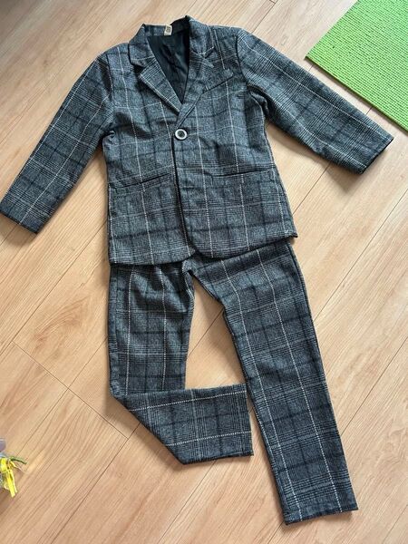 子供服 130cm 男の子 キッズ スーツ フォーマルスーツ カジュアルスーツ 上下セット 七五三 結婚式 卒園式 入学式