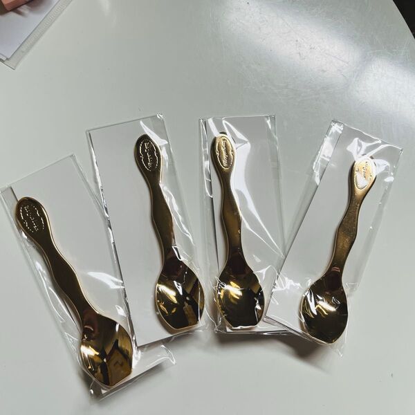 非売品 ハーゲンダッツ オリジナル アイスクリーム スプーン 4本セット 新品 未使用 ゴールド