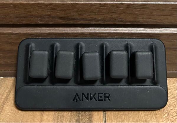 Anker Magnetic Cable Holder マグネット式ホルダー 黒