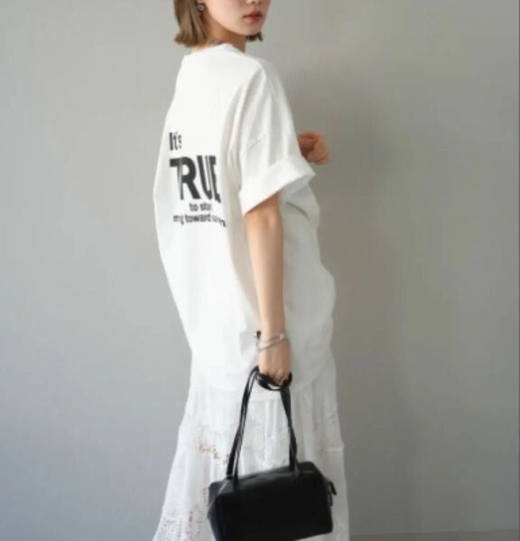 バックロゴプリントビッグTシャツ オフ リュミエ lumier 同型 新品