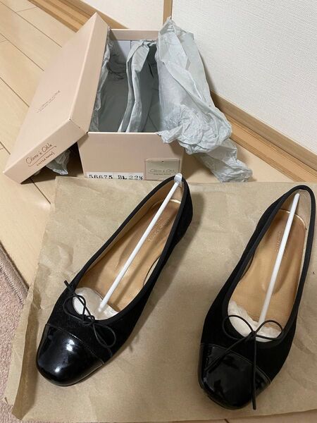 未使用に近い 美品 ユナイテッドアローズ オデット エ オディール ブラック エナメル スエード フラットパンプス 22.5センチ