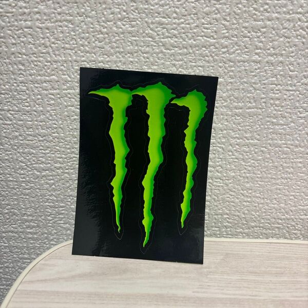モンスターエナジー ステッカー 黒と蛍光グリーン