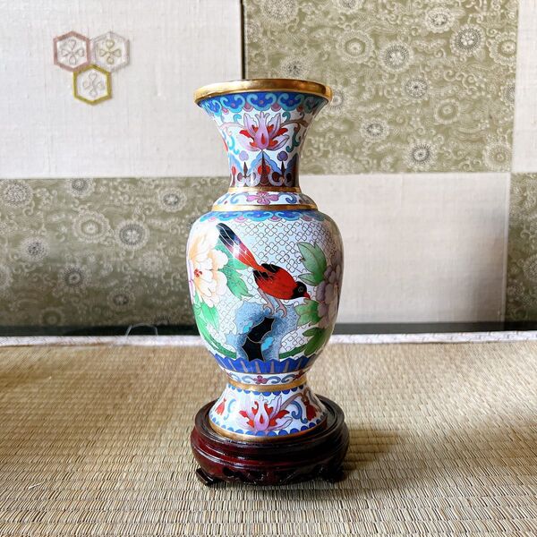中国古美術 七宝焼 色絵花鳥柄花瓶 花器 フラワ-ベ-ス 台座・箱付き 花鳥柄