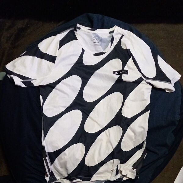 adidas×marimekko Tシャツ ウニッコ柄 Lサイズ ホワイト×ブラック