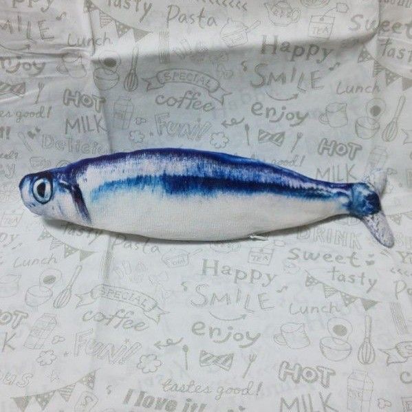 猫ちゃんの動くおもちゃ☆USB充電式 ☆魚(サンマ) ぬいぐるみ♪