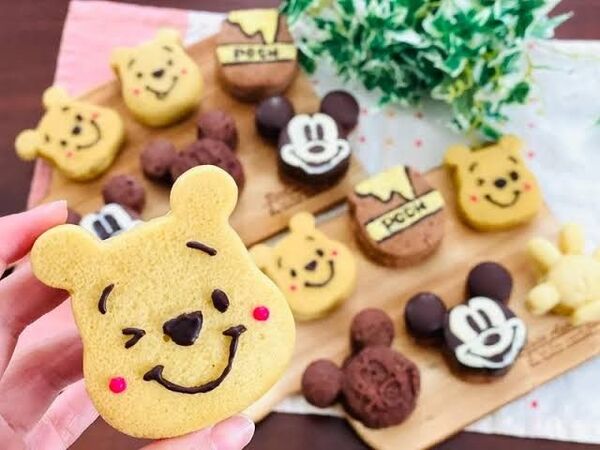 【新品】ディズニー 型抜き 4個 ミッキーマウス ミニーマウス くまのプーさん ティガー お菓子作り 調理器具 製菓 クッキー