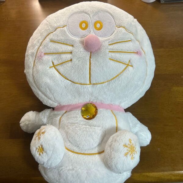 ドラえもんのぬいぐるみ