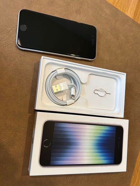Apple iPhone SE 第3世代 128GB スターライト SIMフリー 5G対応