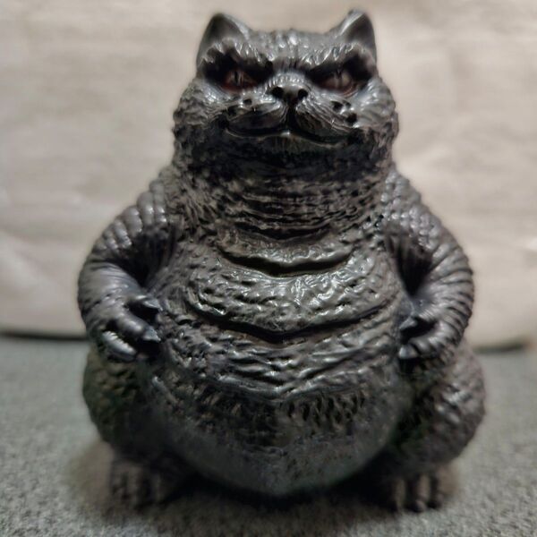 怪獣 figure フィギュア ニャオジラ NYAOZILLA ゴジラ? 猫? 重量感あり おもちゃ 玩具