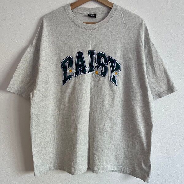 【美品】FREAK'S STORE DAISY刺繍グレーTシャツ