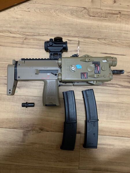 東京マルイ MP7A1 電動コンパクトマシガン 外部バッテリー多弾 マガジン2個