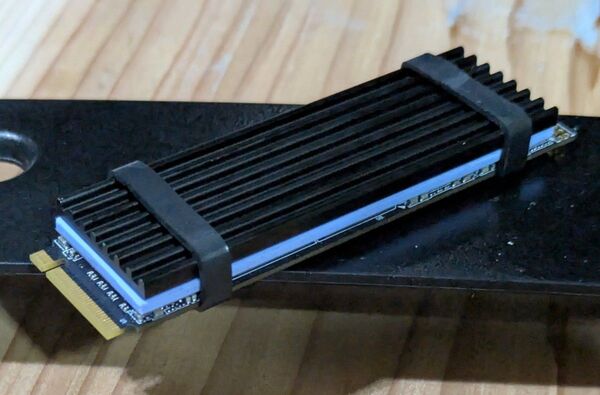 NVMe SSD 1TB M.2 新品