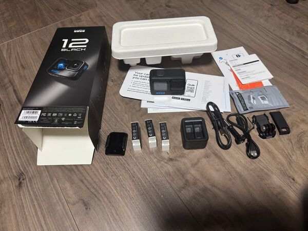 GoPro12バッテリー3個デュアルバッテリーチャージャー付き オマケ付き