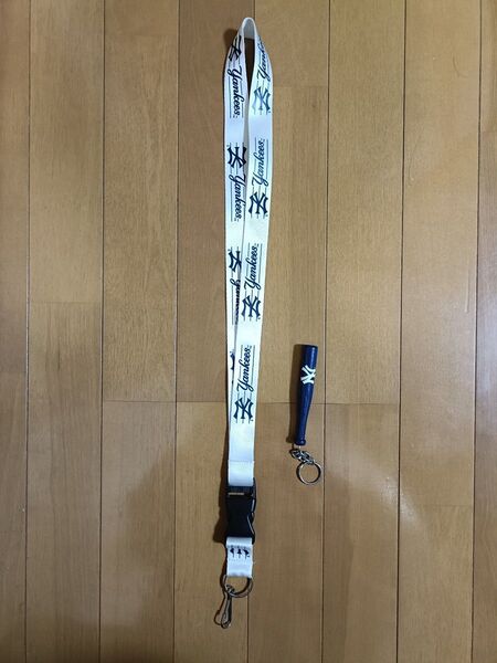 ニューヨークヤンキース ネックストラップ ミニチュアバットキーホルダー