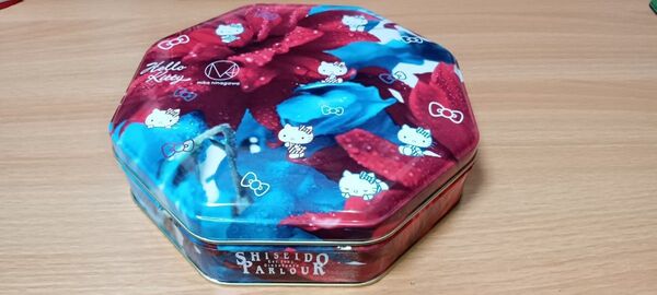 サンリオハローキティコラボ缶