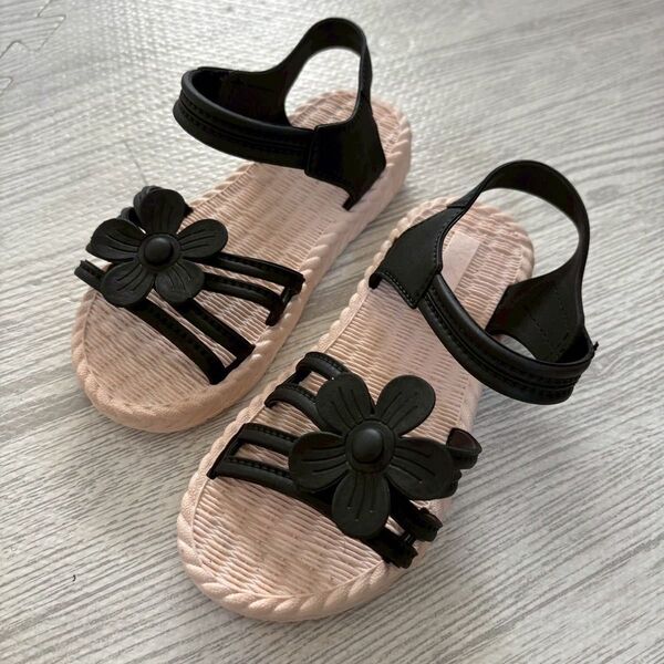 サンダル ブラック 女の子 プレゼント 海 ビーチ出産祝い キッズ 子供