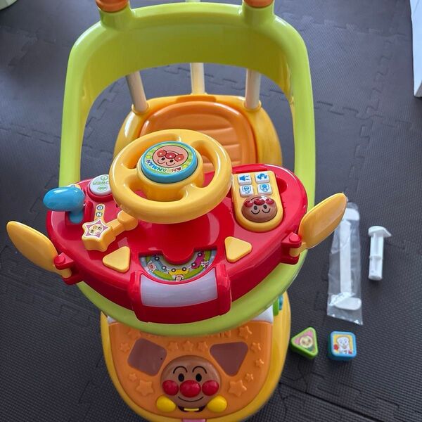 アンパンマン よくばりビジーカーDX乗用玩具 手押し車 押し棒 おもちゃ