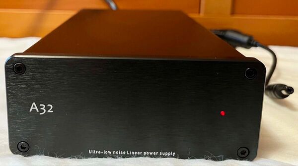 【新品・未使用品】中華製オーディオ機器用低ノイズアナログ電源 DC12V/4.0A 50W(2口)AC115V仕様