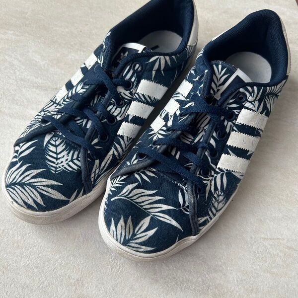 adidas スニーカー 27cm