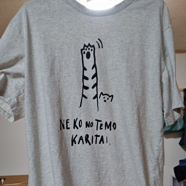 猫のイラストTシャツ NEKO no TEMO KARITA! グレー Lサイズ